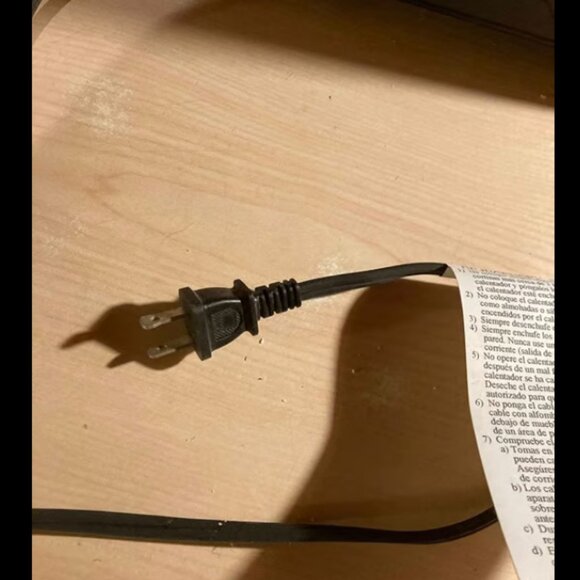 Portable Space Heater, With Classic Wood Case,Energy-Saving ECO 1500watt corded - Picture 4 of 5